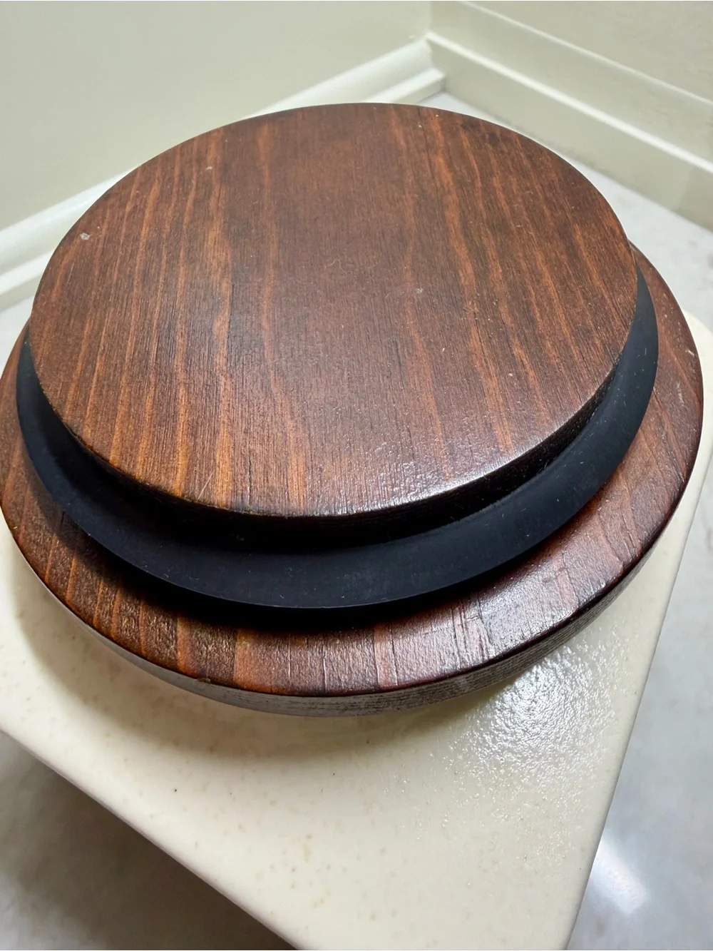VINTAGE, HYALYN POTTERY CANNISTER WITH WOODEN LID.